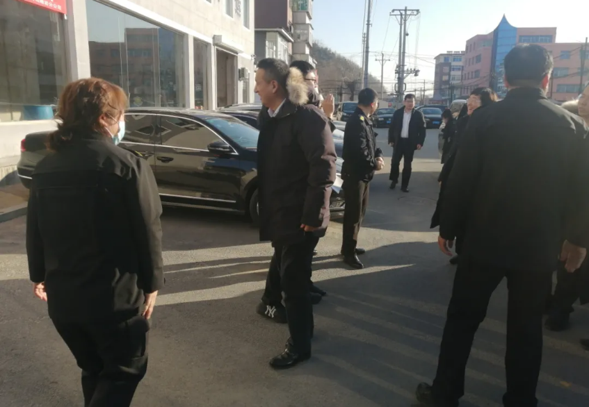 鞍勤集團(tuán)黨委下基層、聽民意，助推企業(yè)高質(zhì)量發(fā)展