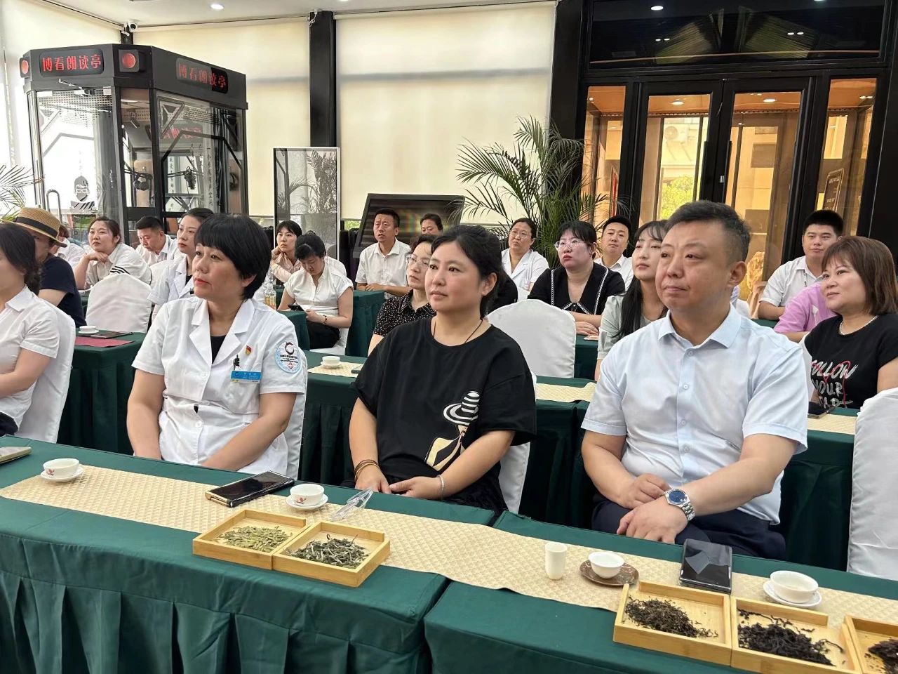 茶情雅韻 品香滌心丨鞍勤集團、溫泉集團、公服集團茶藝興趣班開課